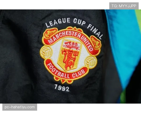 曼联转会策略成效争议显现，对赛季竞争力与稳定性造成影响